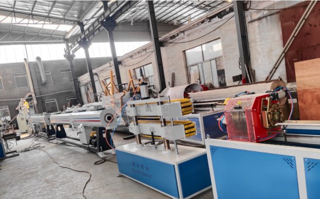 PE pipe extrusion machine