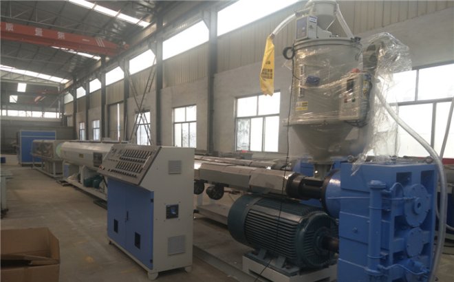 PE pipe extrusion machine